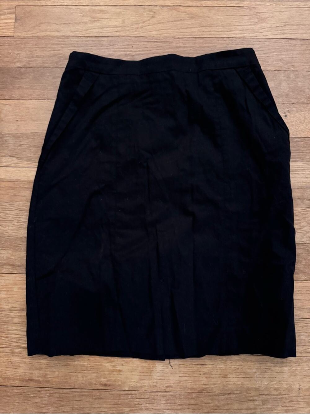 H&M Women's Black Mini Pencil Skirt - Size 4 (Fits Like Size 0/2)
 b4